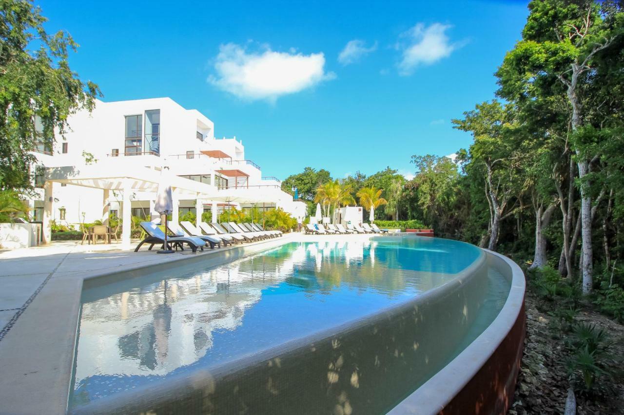 Fantastic With Balcony, High Speed Internet, Pool Facilities In Akumal