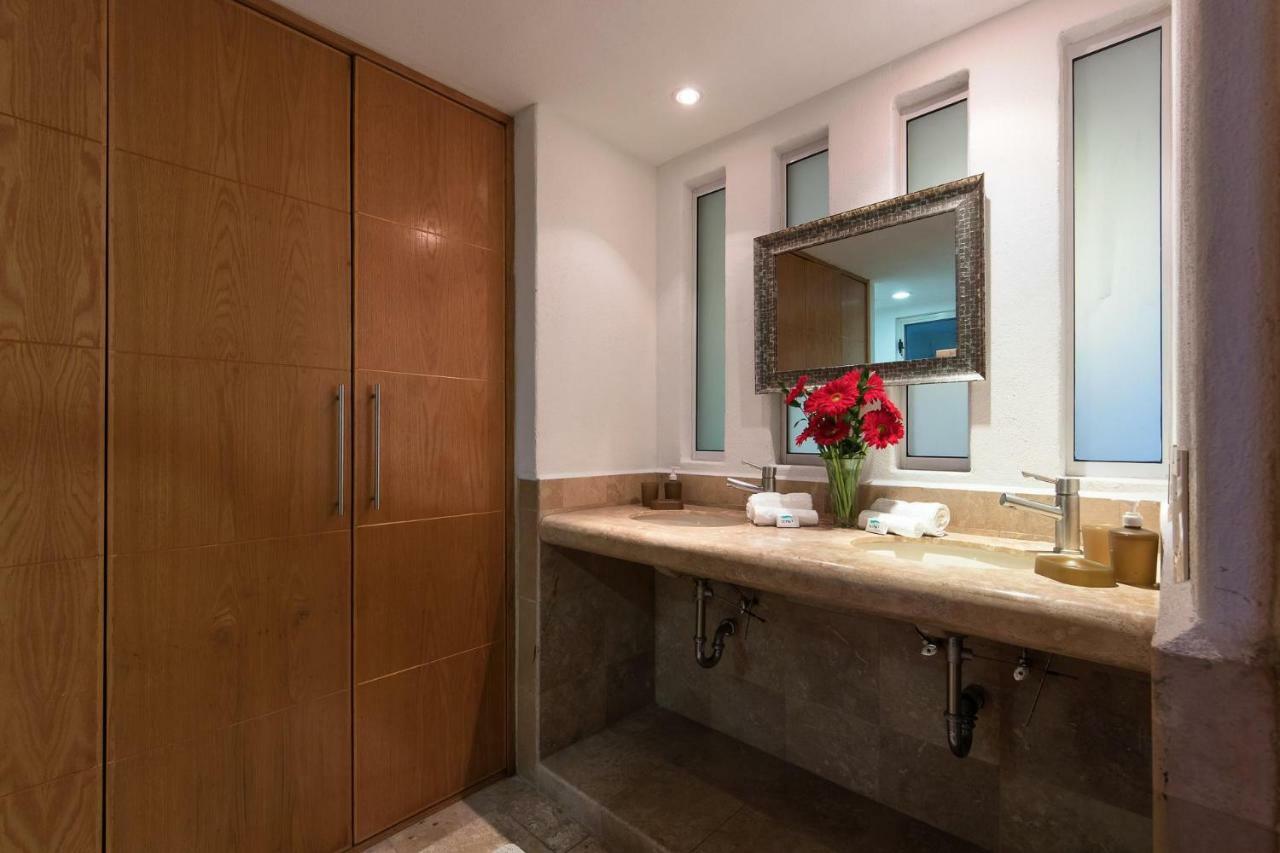 Nitta 2 Bedroom-ocean And Sunset Views With Large Deck And Small Dipping Pool *