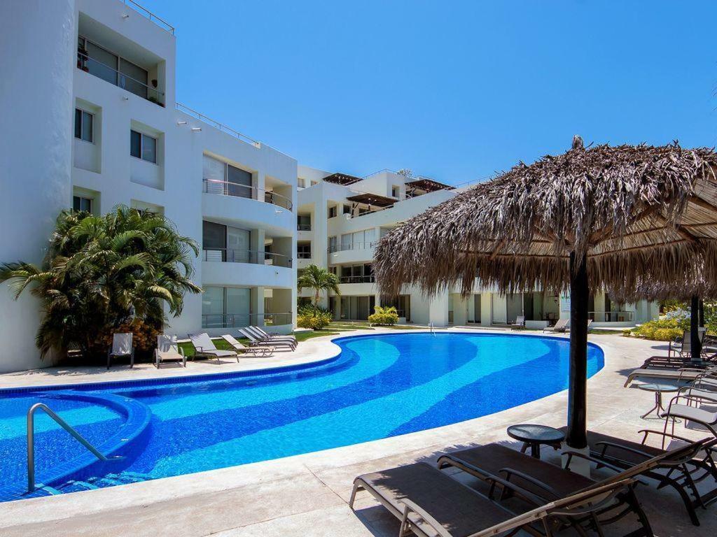 Nitta 2 Bedroom-ocean And Sunset Views With Large Deck And Small Dipping Pool *