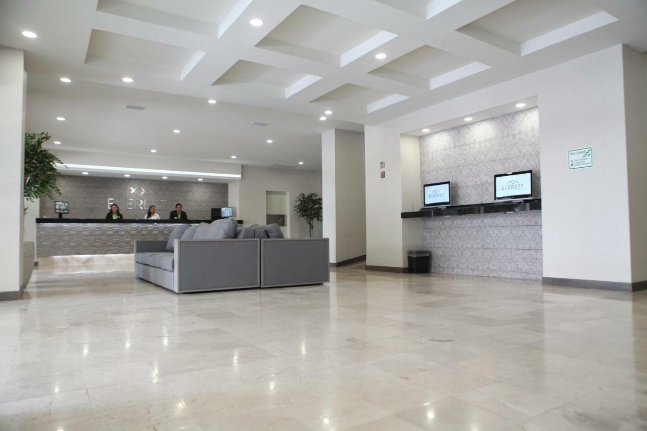 Everest Hotel