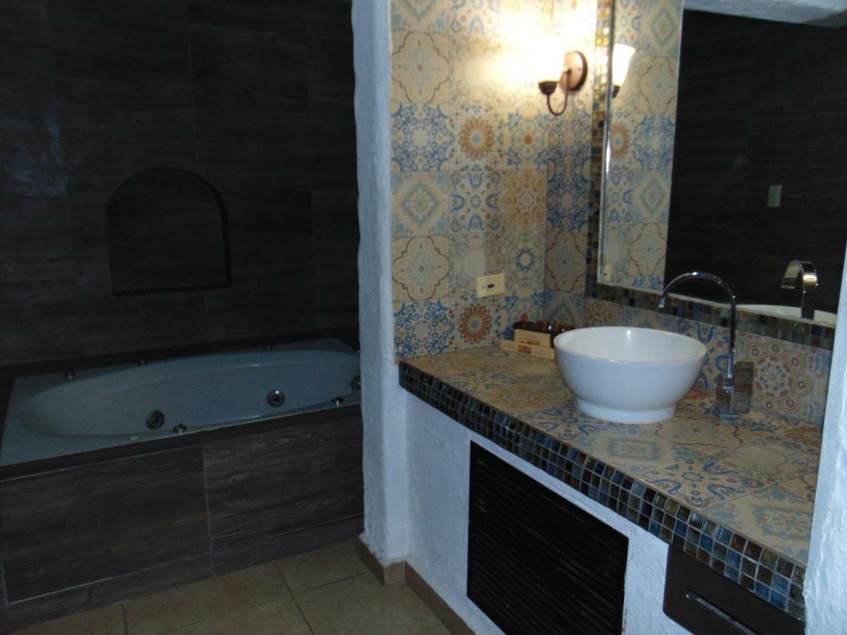 Hotel El Rancho 3*
