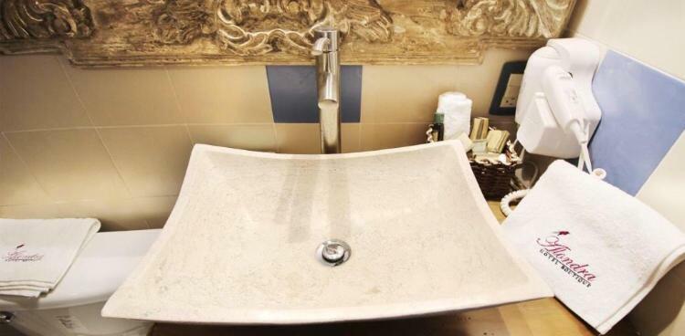 Alondra Boutique Hotel