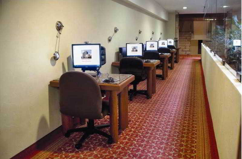 Courtyard By Marriott Revolucion Hotel