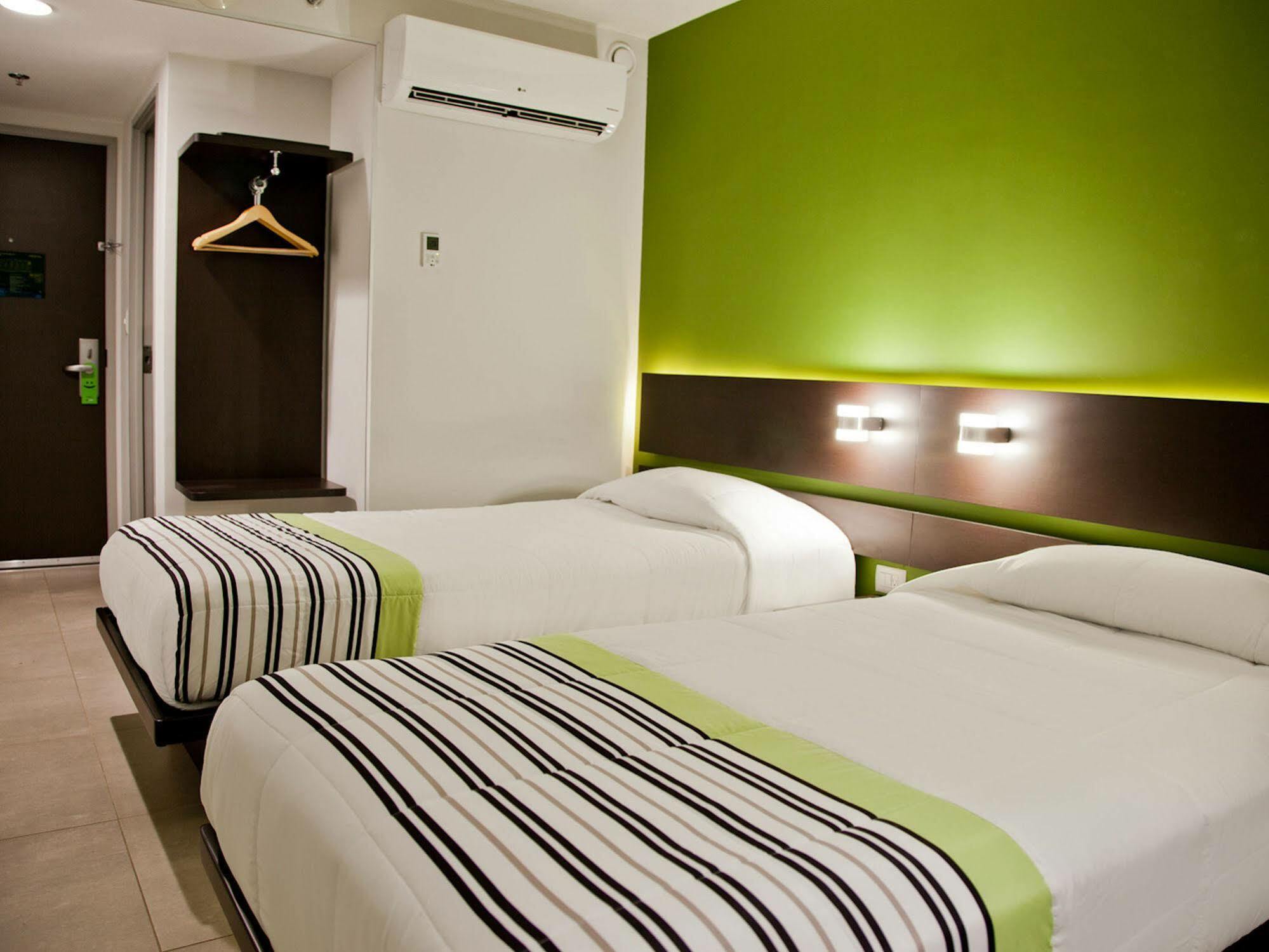 Hotel Express Junior By Marriott Centro 3*