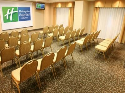 Hotel Express & Aeropuerto By Ihg