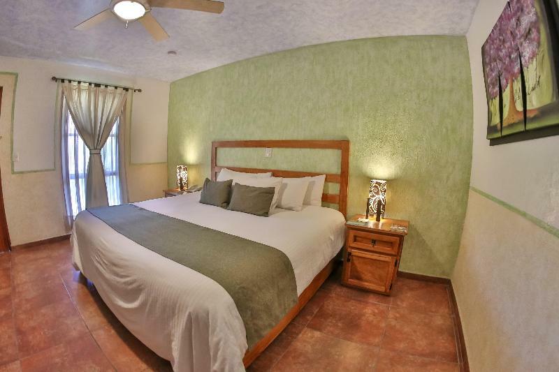 La Casona & 4*