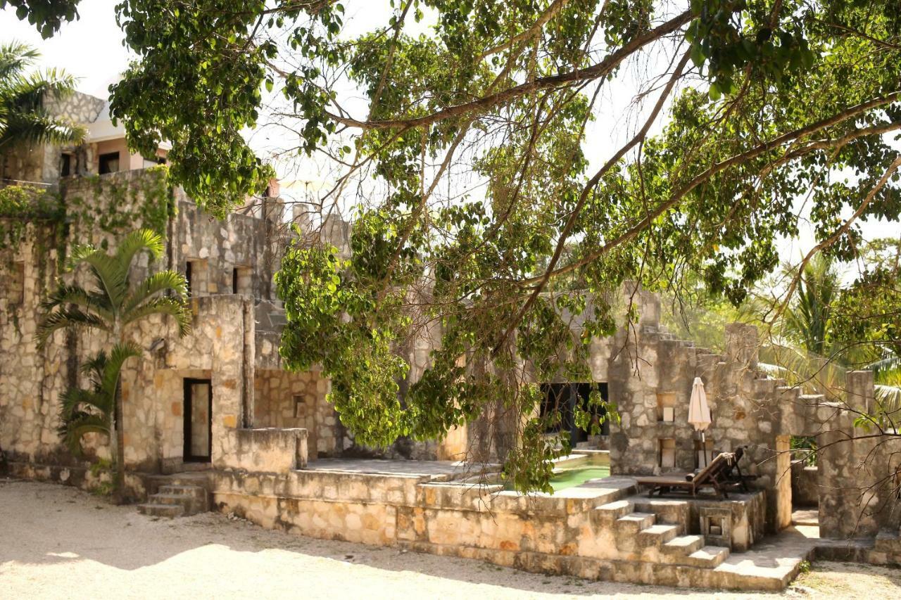 Coqui Coqui Papholchac & Hotel Coba