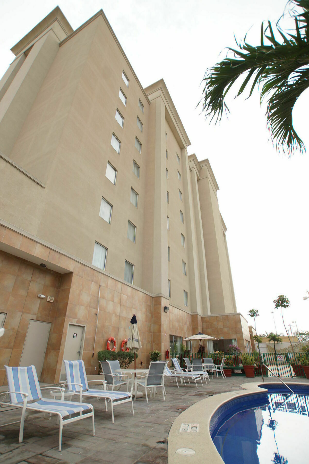 Hampton Airport 3* Tampico
