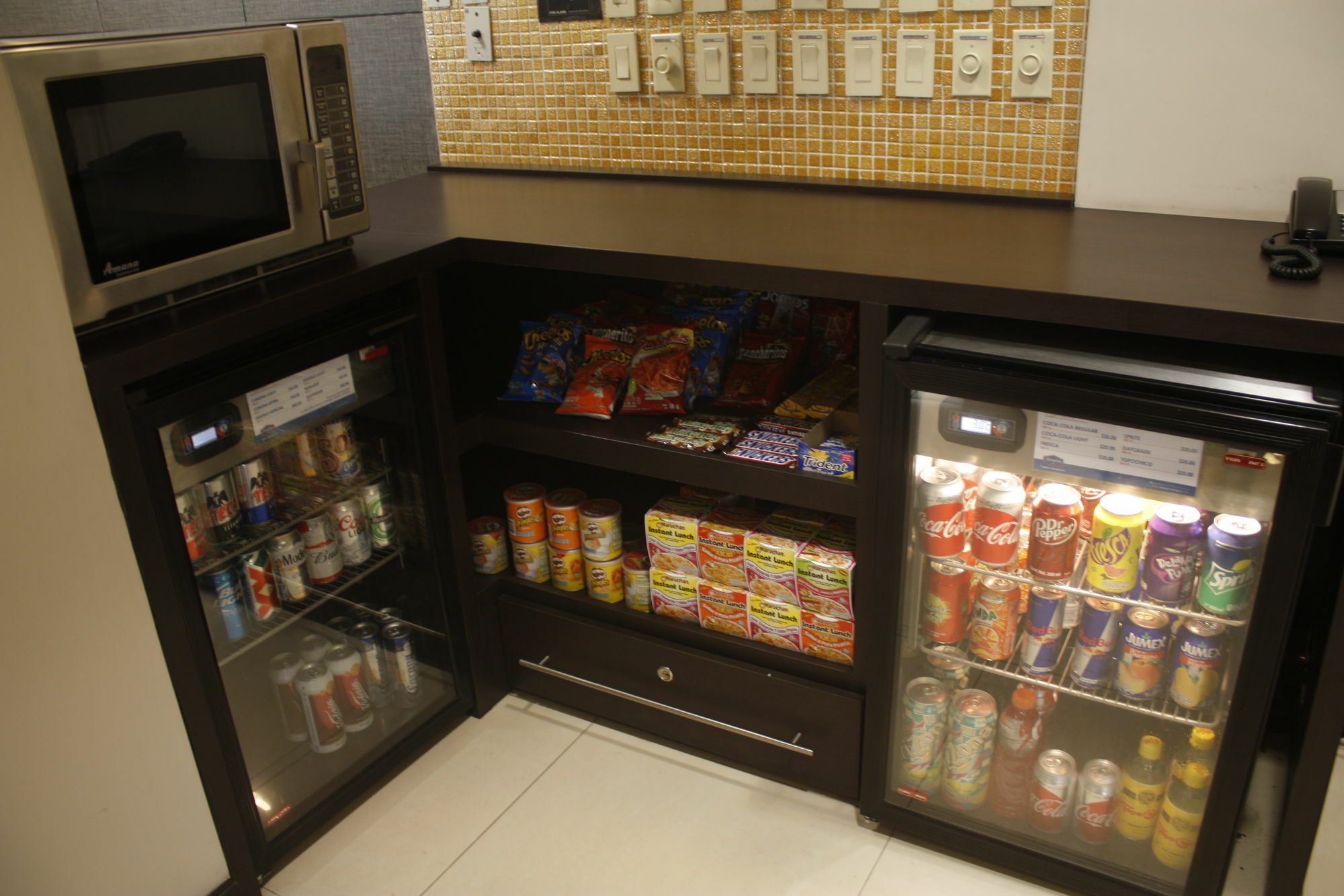 Hotel Hampton Airport 3*