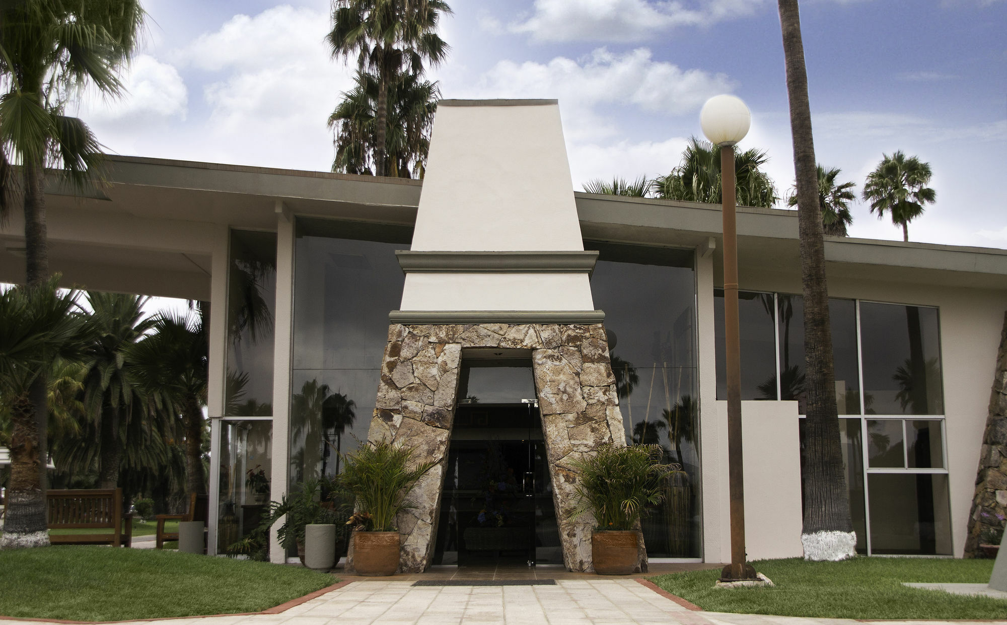 Estero Hotel 4*
