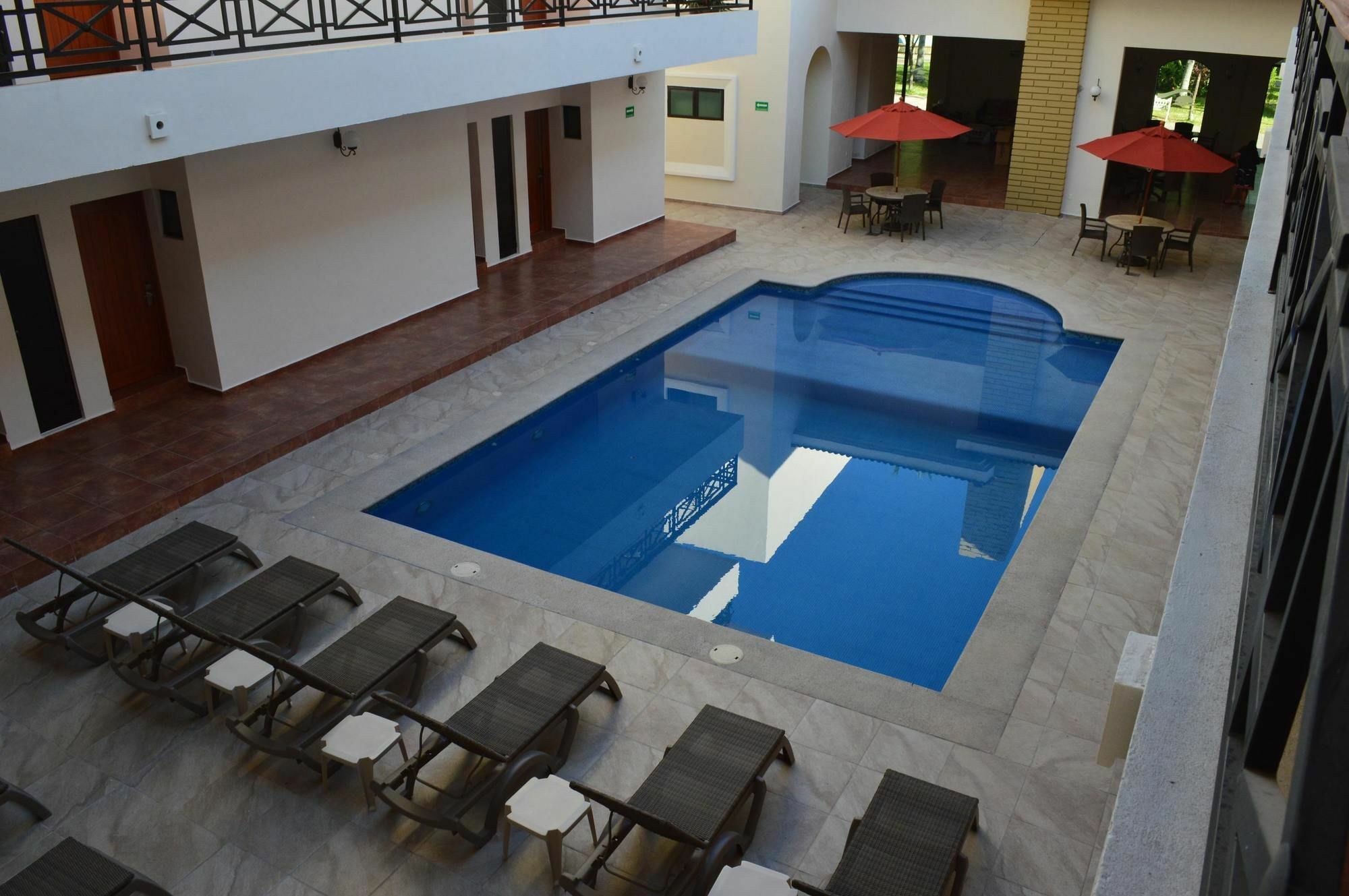 Hotel Concierge Plaza La Colima