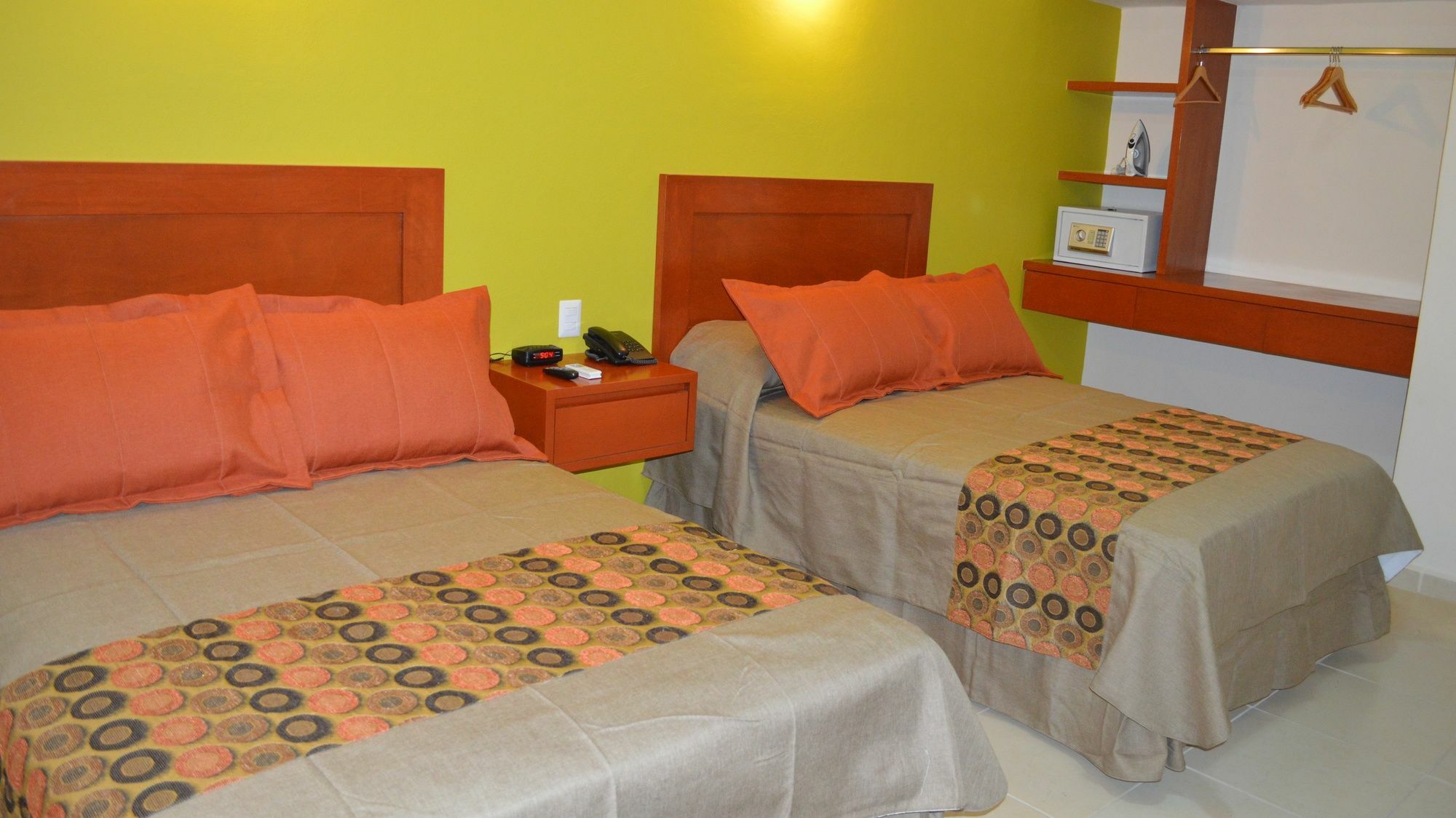 Concierge Plaza La Hotel