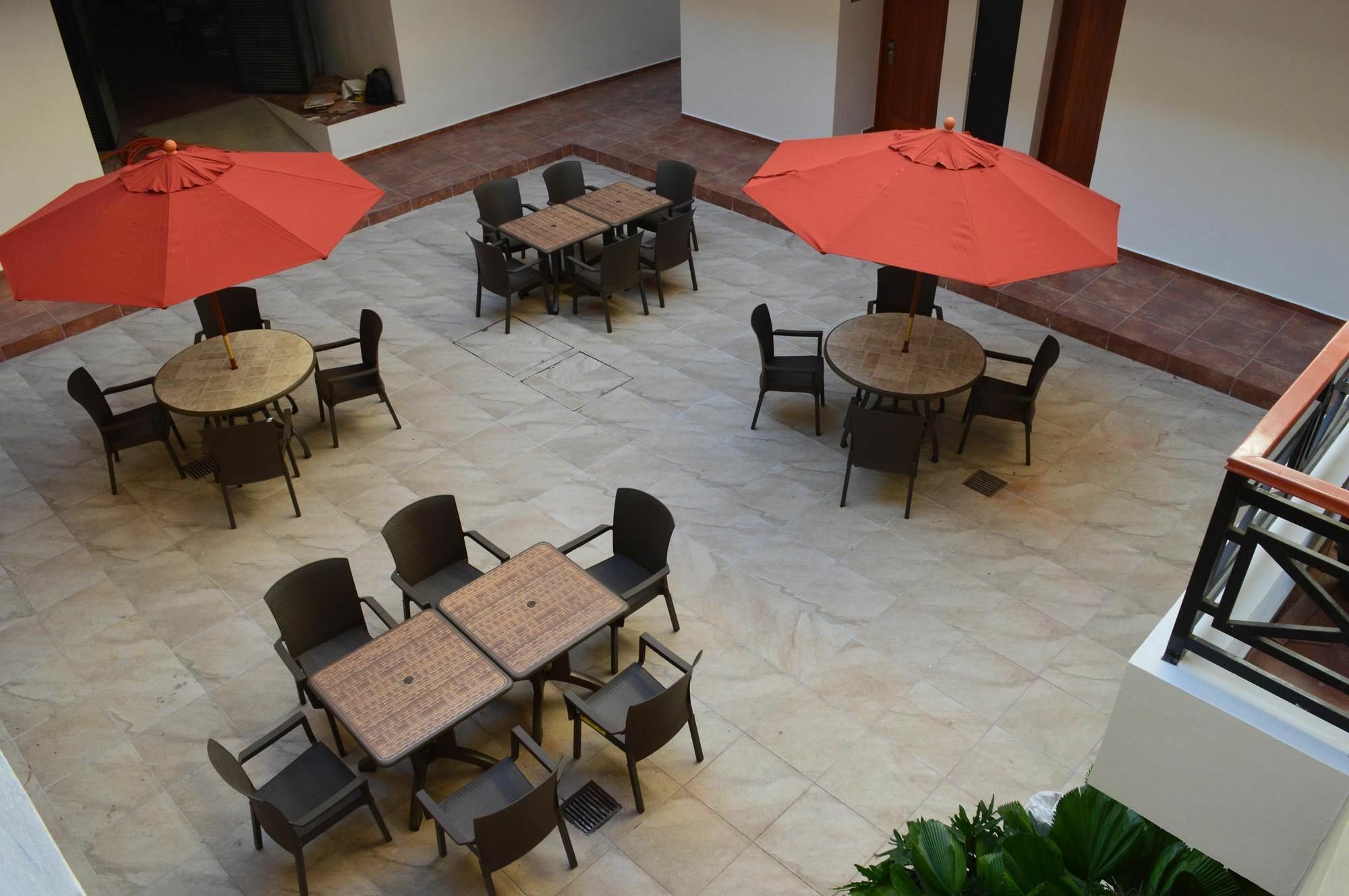 Concierge Plaza La Hotel 3*