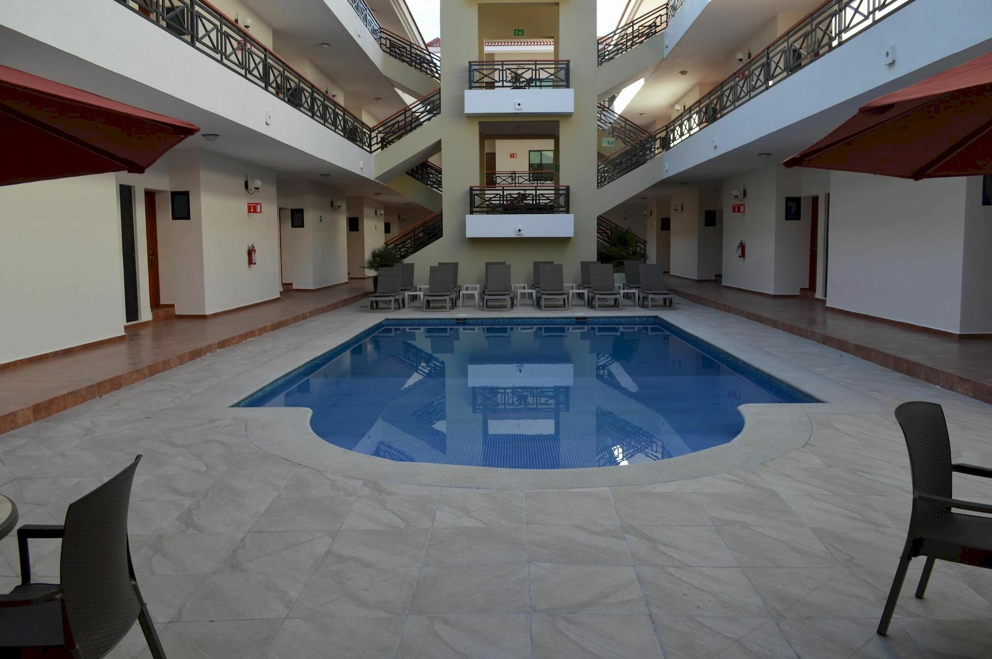 Hotel Concierge Plaza La Colima