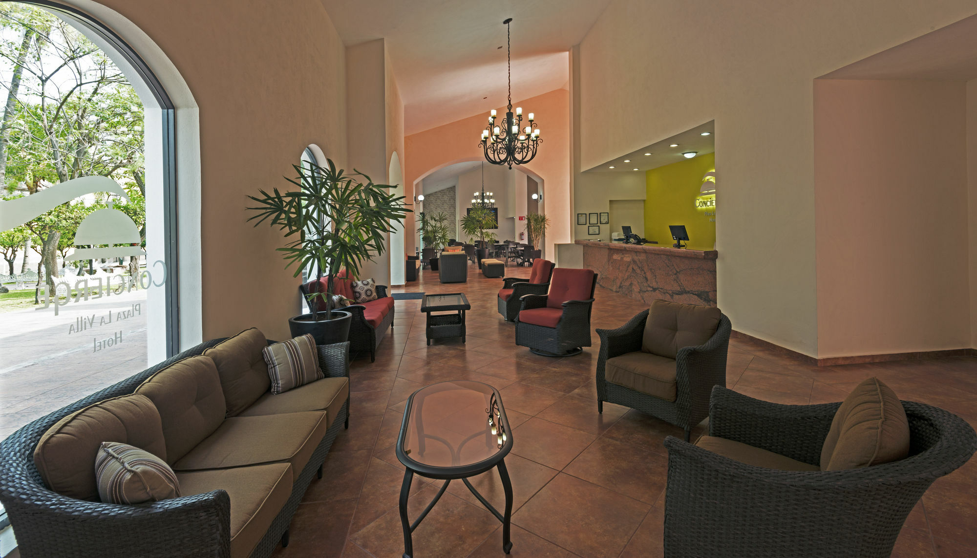 Concierge Plaza La Hotel 3*