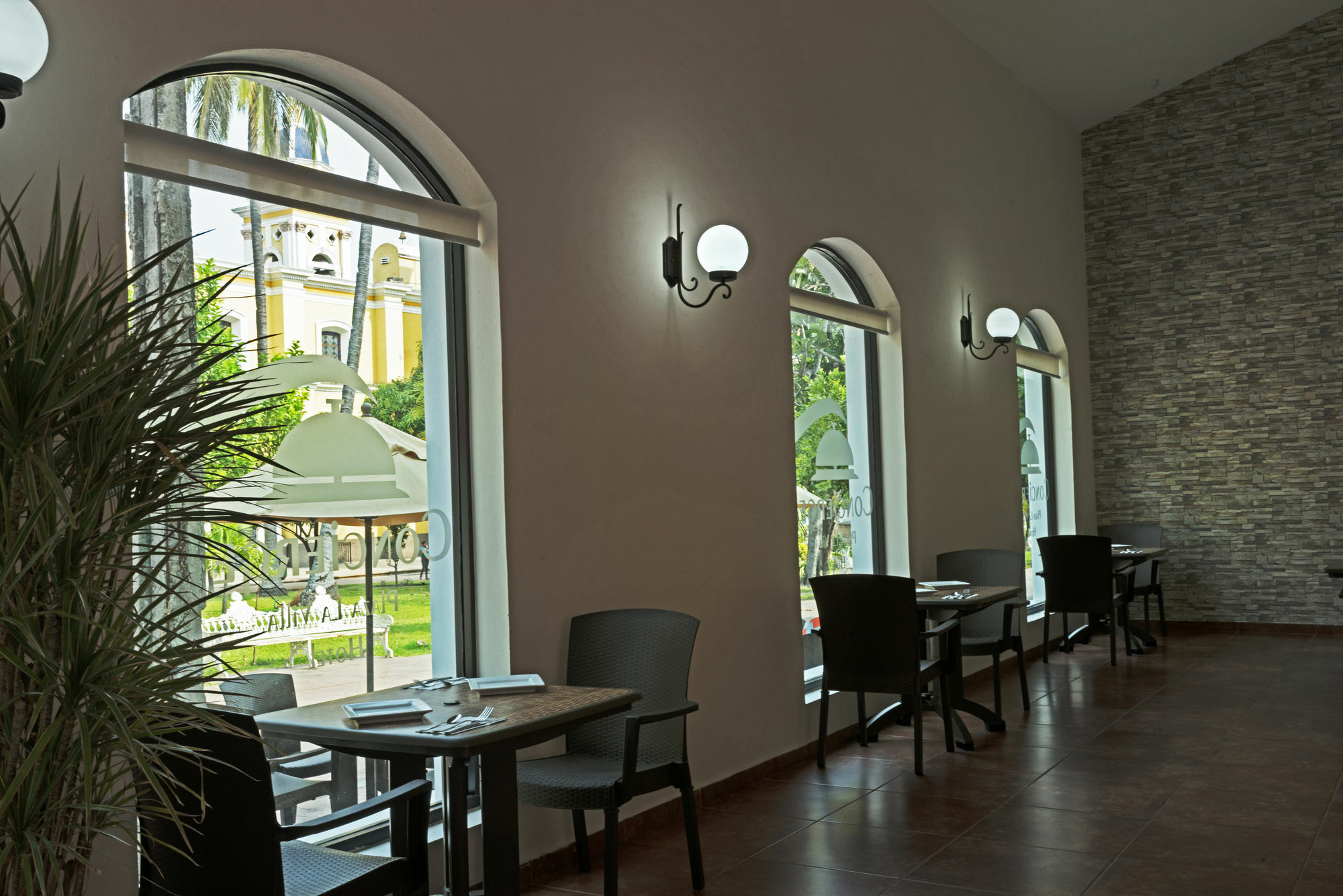 Concierge Plaza La Hotel