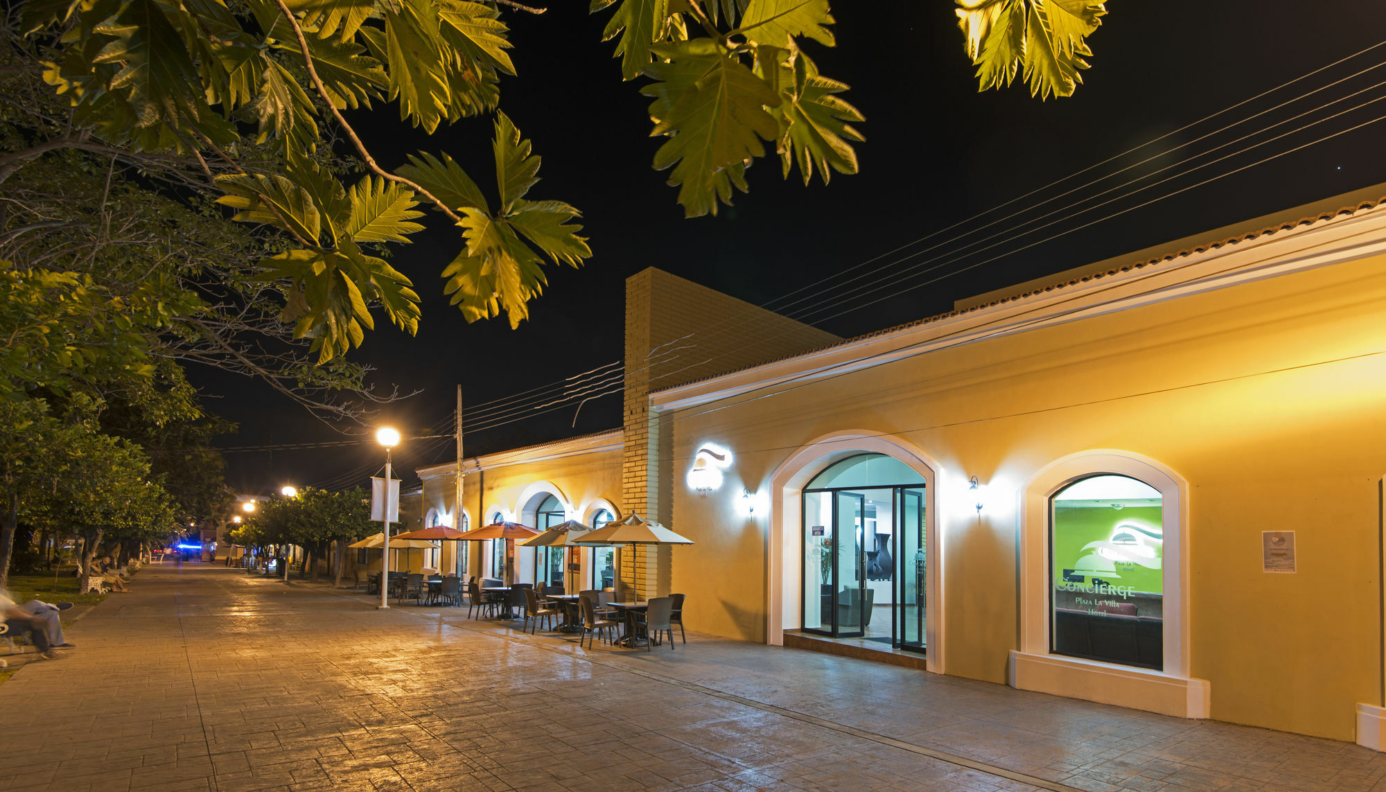 Hotel Concierge Plaza La Colima