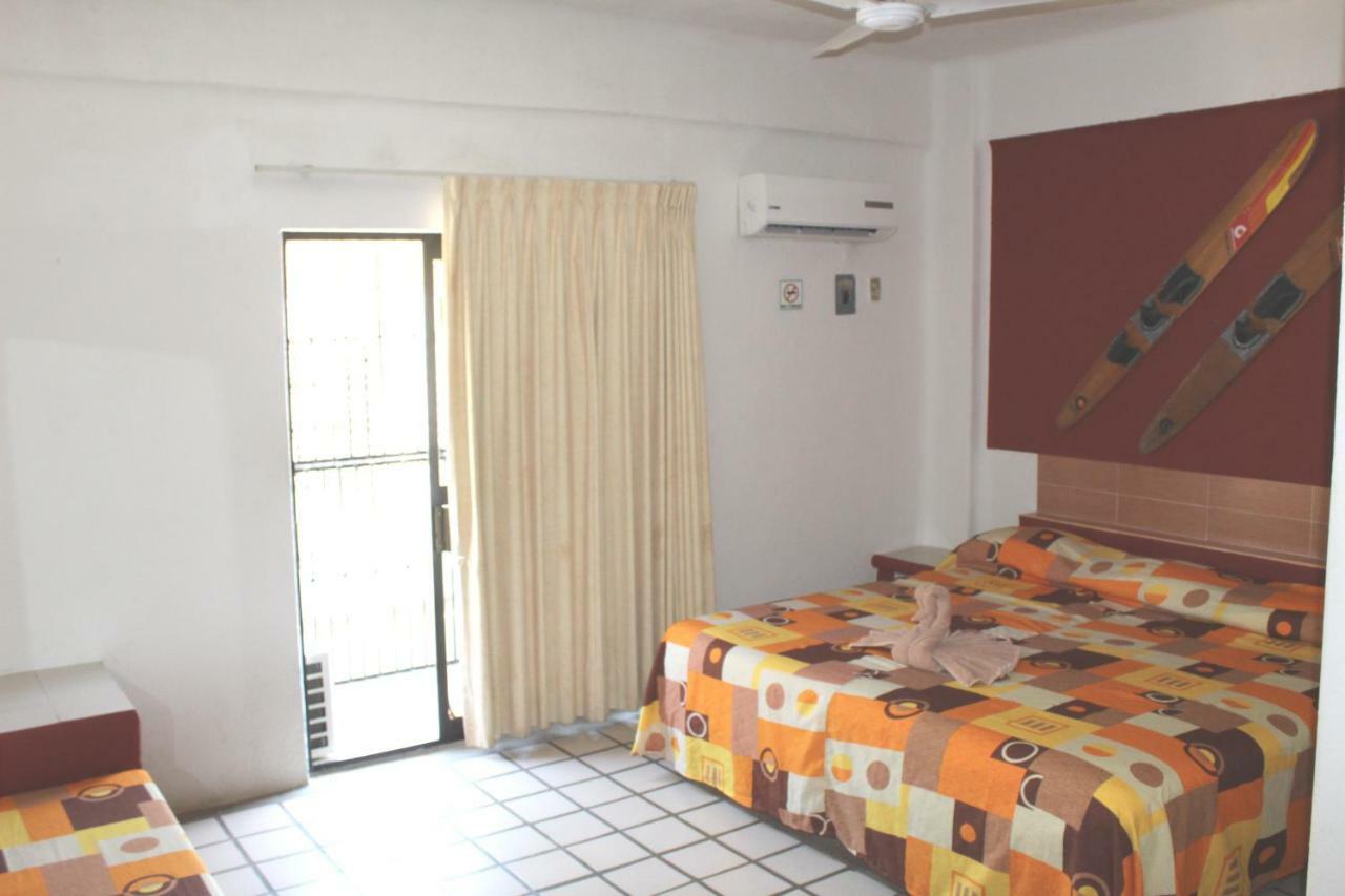 Hotel Arrecife Huatulco 3*