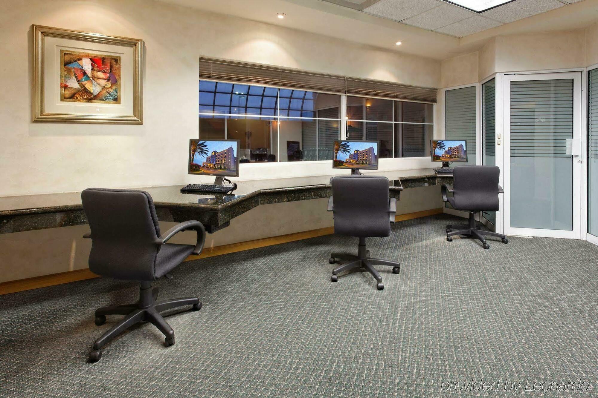 Express By Ihg 4*