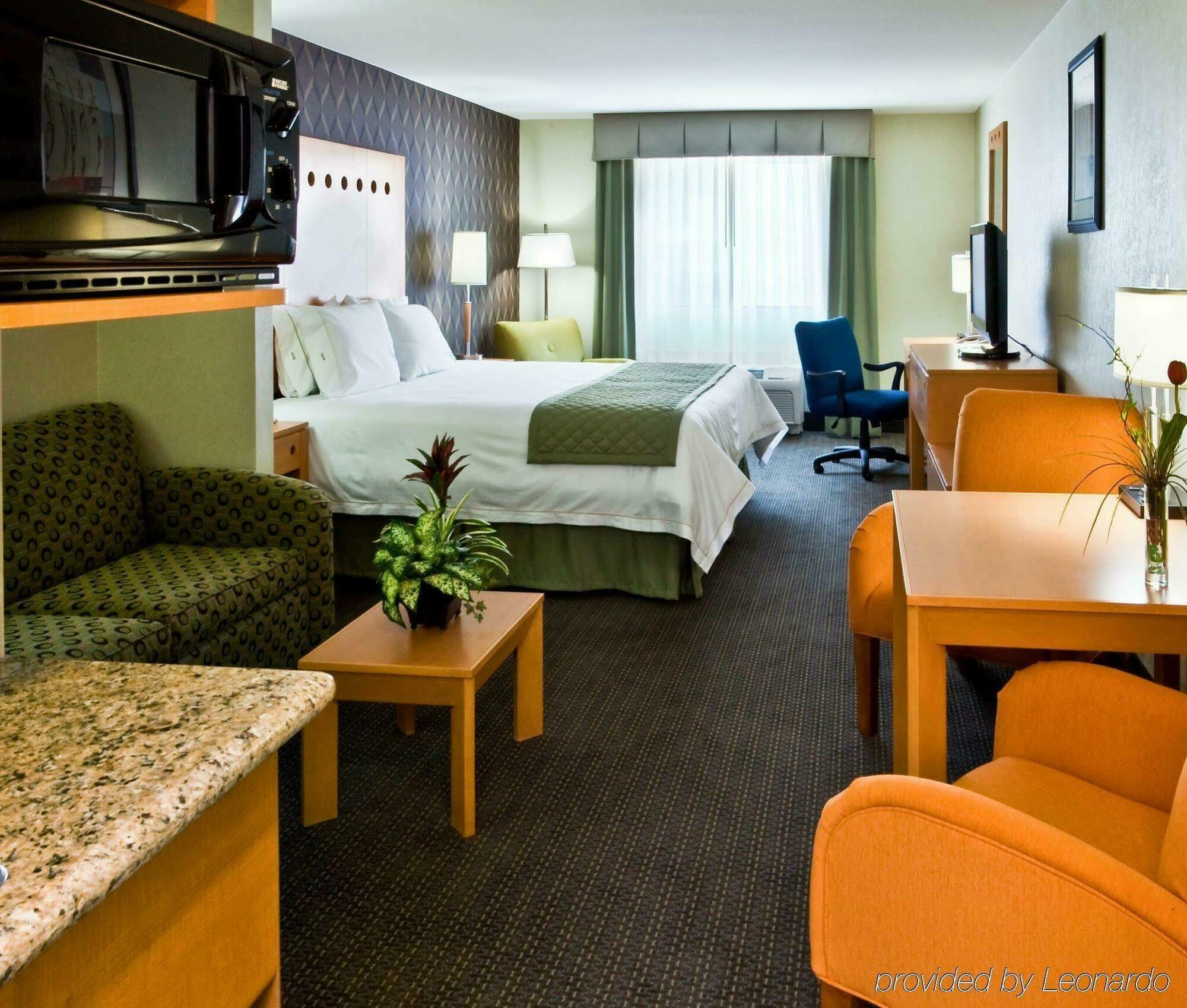Express & Aeropuerto By Ihg 4*