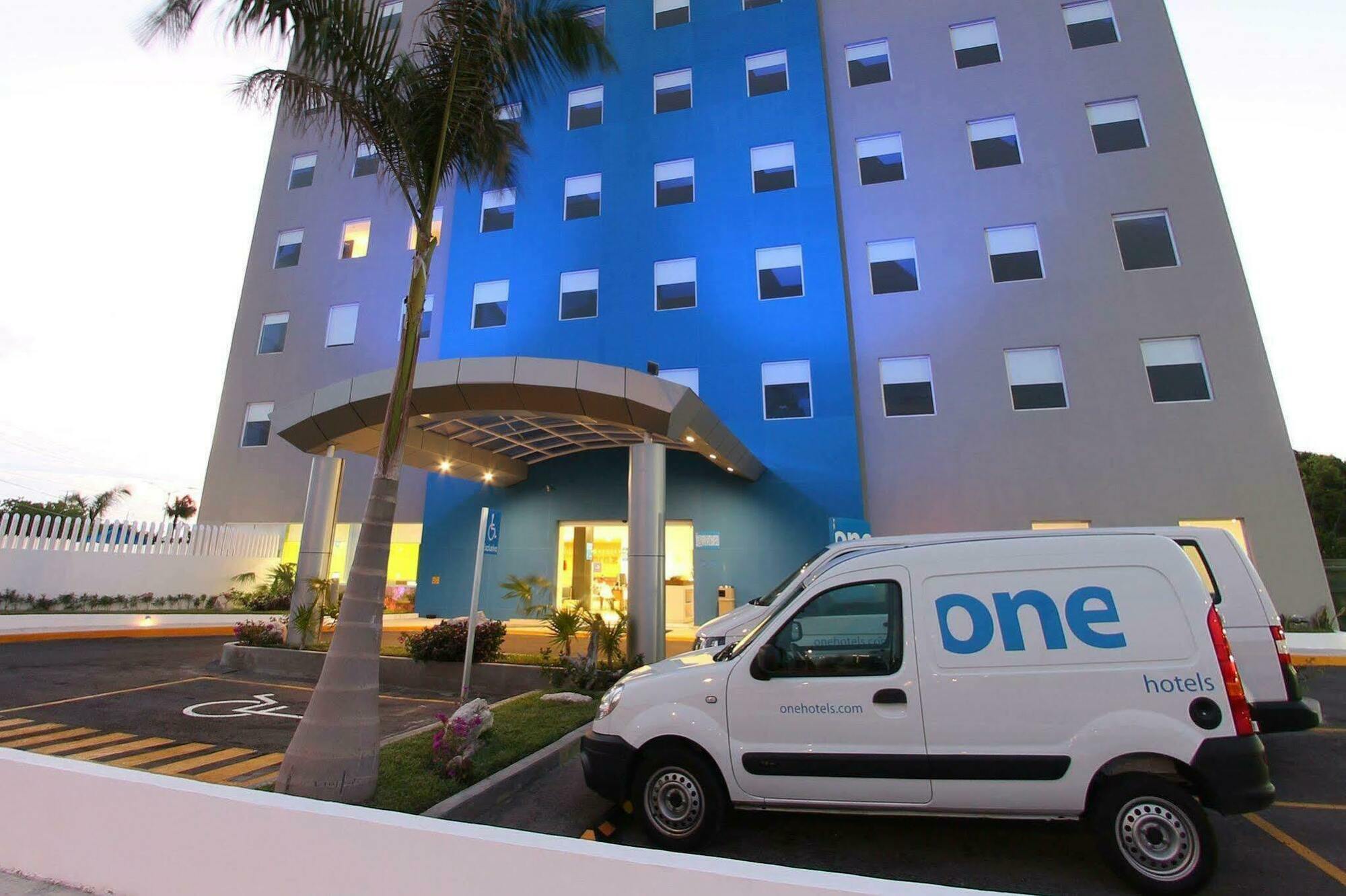 One Centro Hotel Cancun