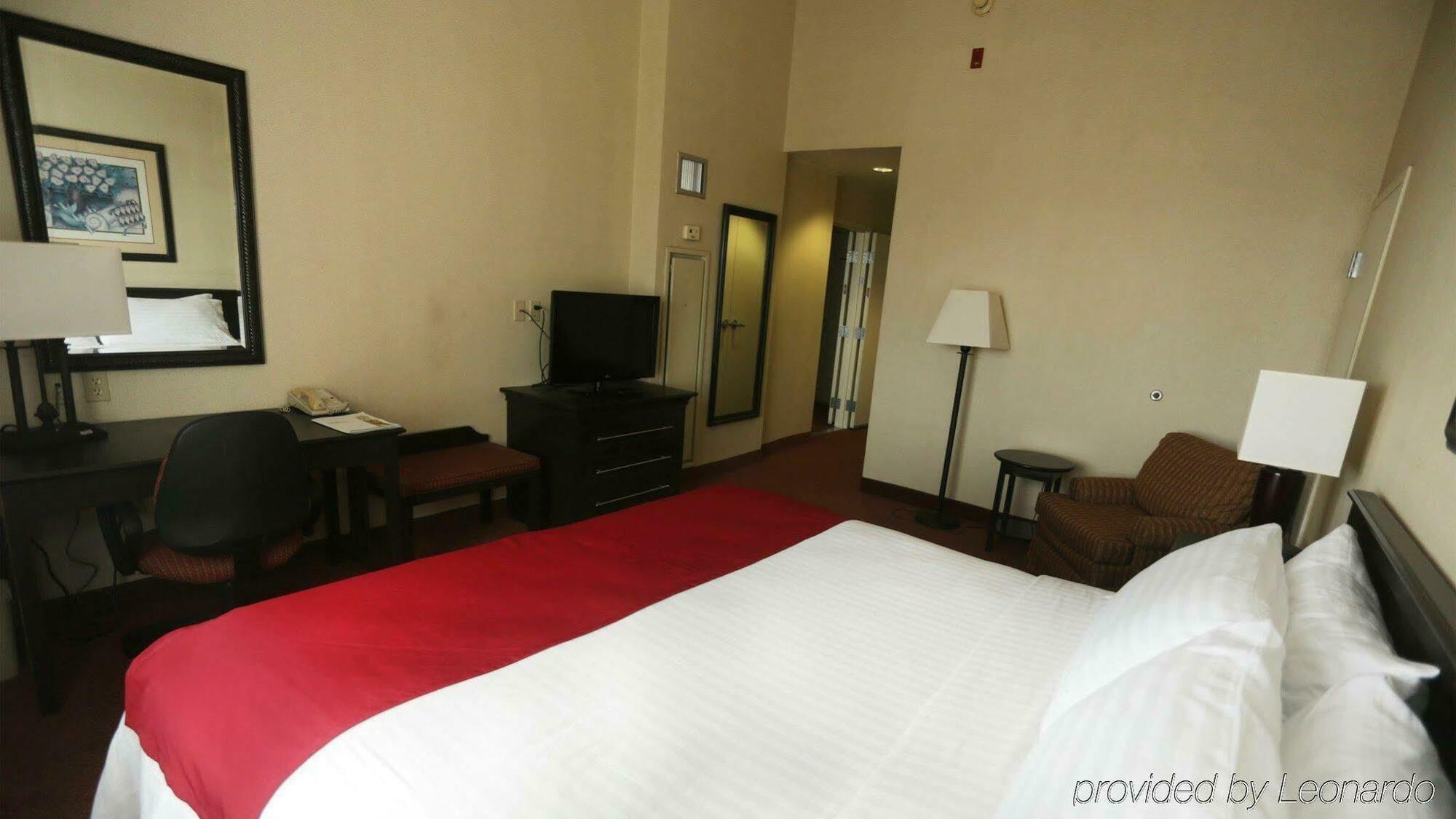 Holiday Inn Matamoros Hotel 3*