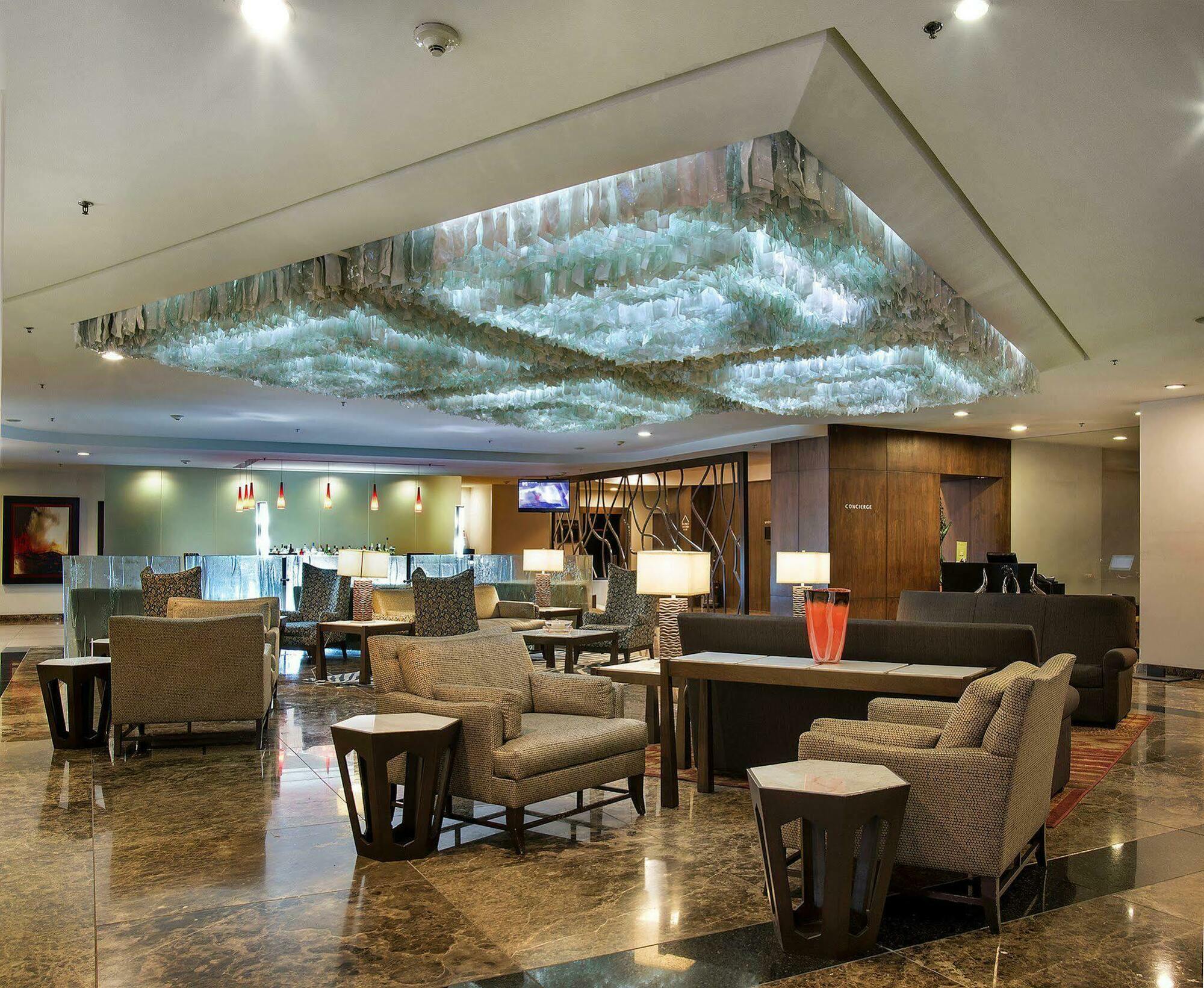 Courtyard By Marriott Revolucion Hotel