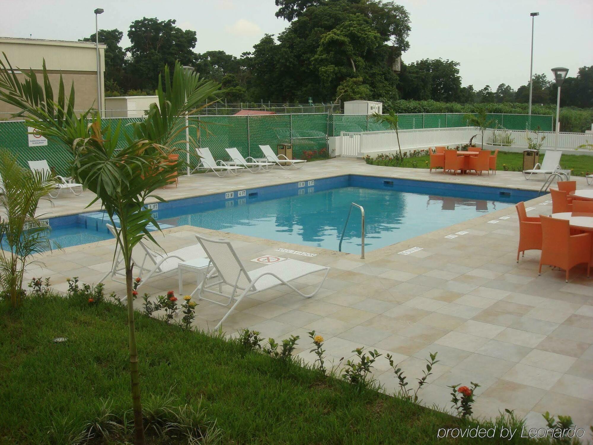 Express By Ihg Hotel 4*