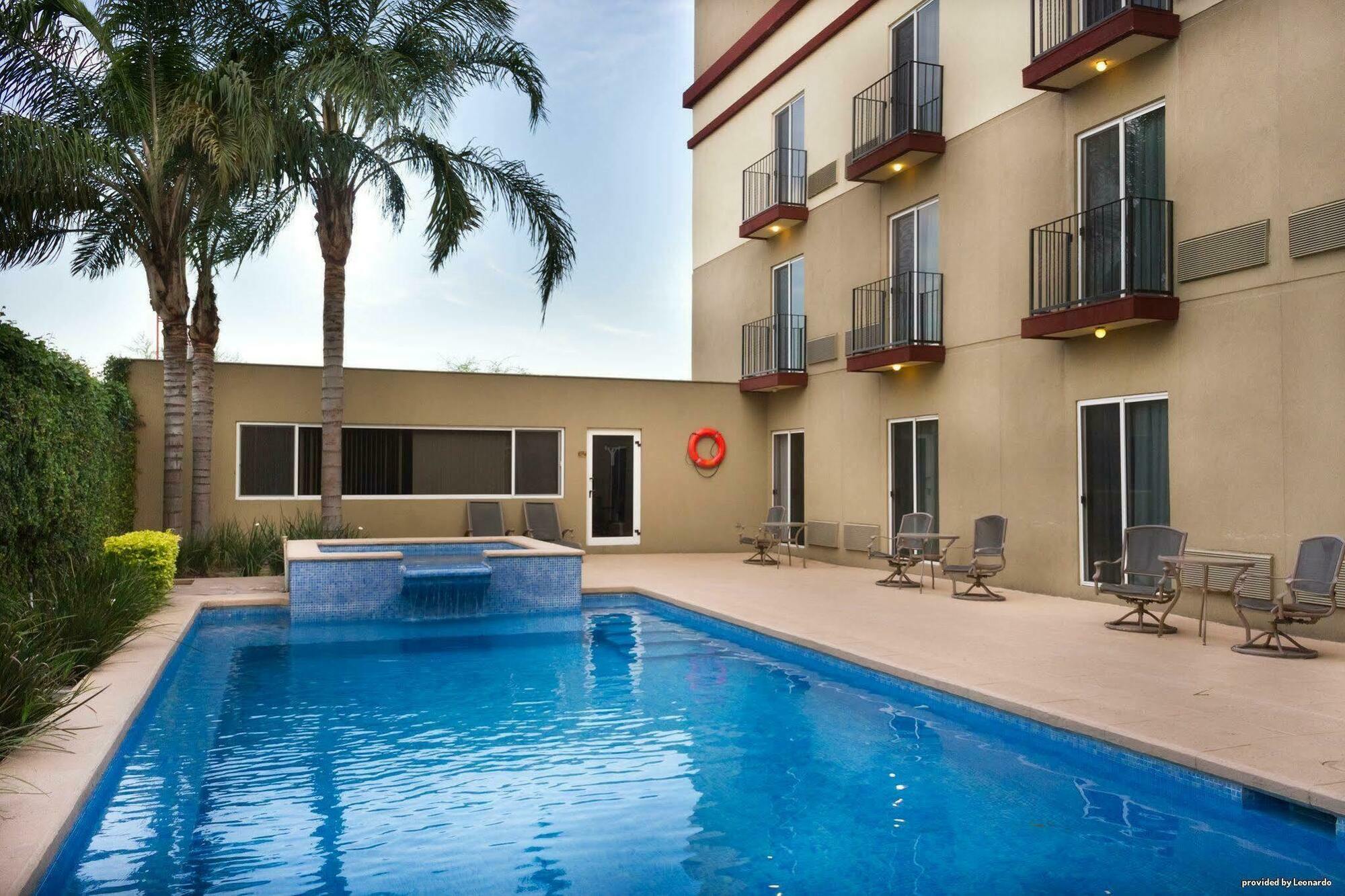 Western Monterrey Airport Hotel 3*