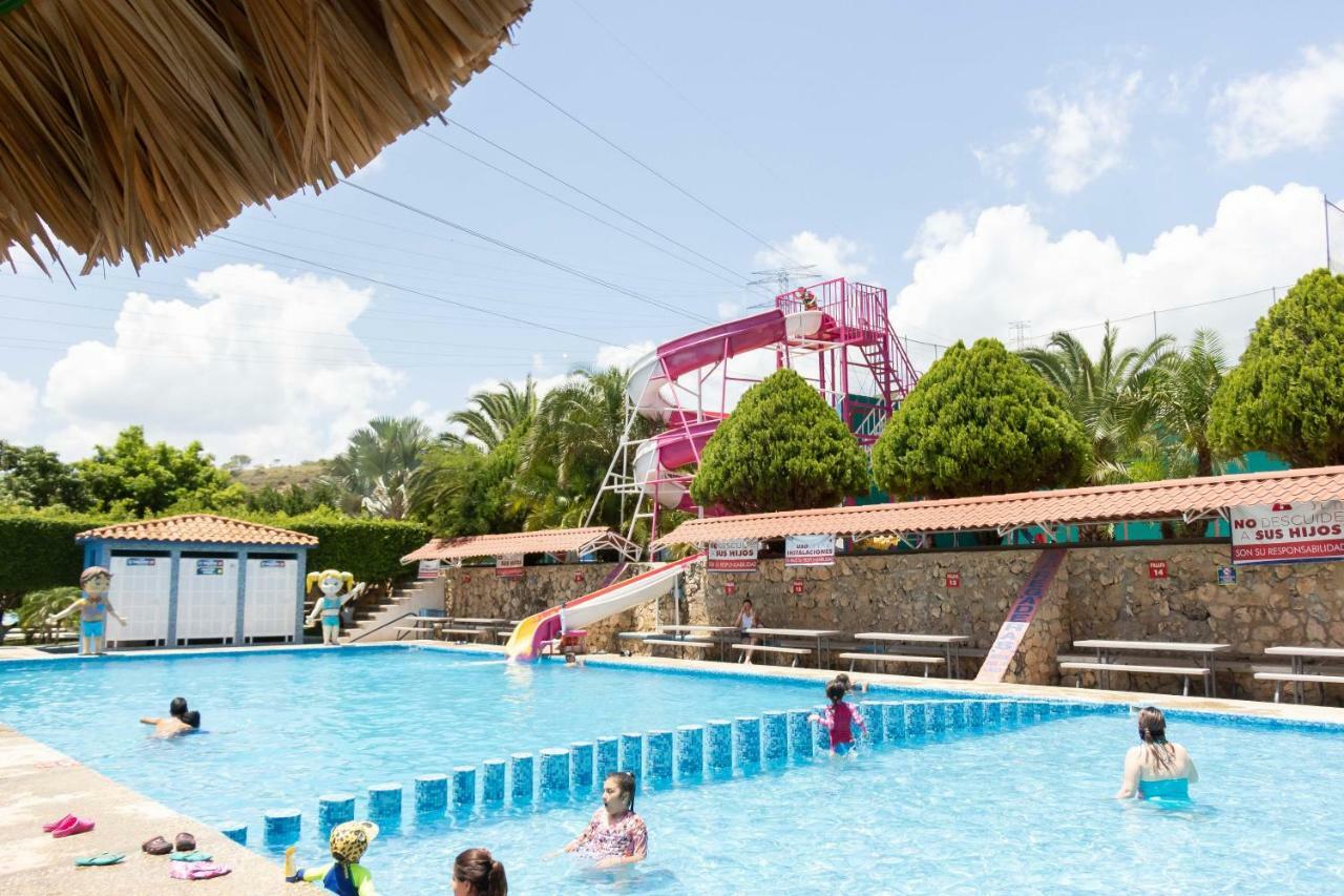 Camino Mexicano & Hotel