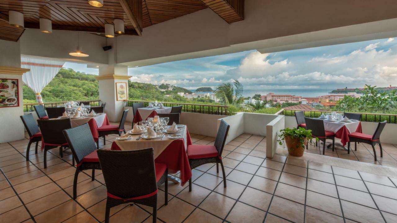 Resort Park Royal Huatulco 4*