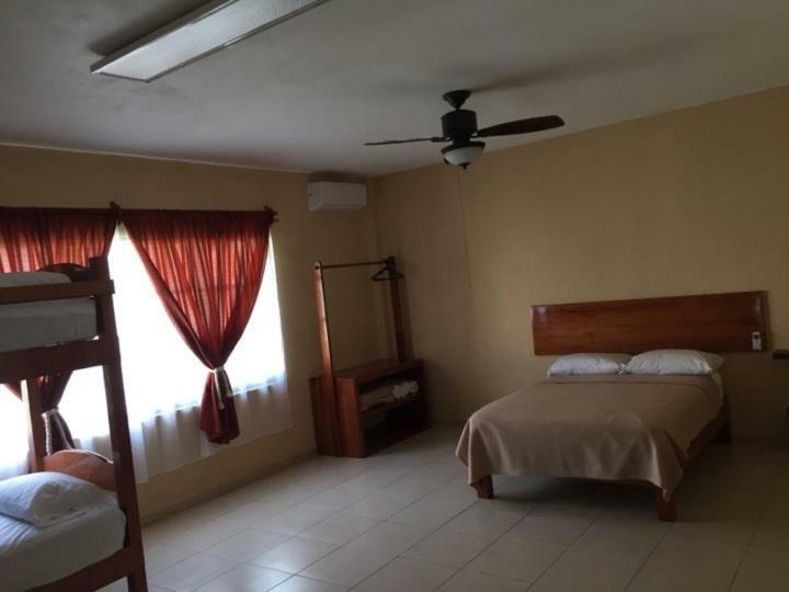 Hostal Aquismon *
