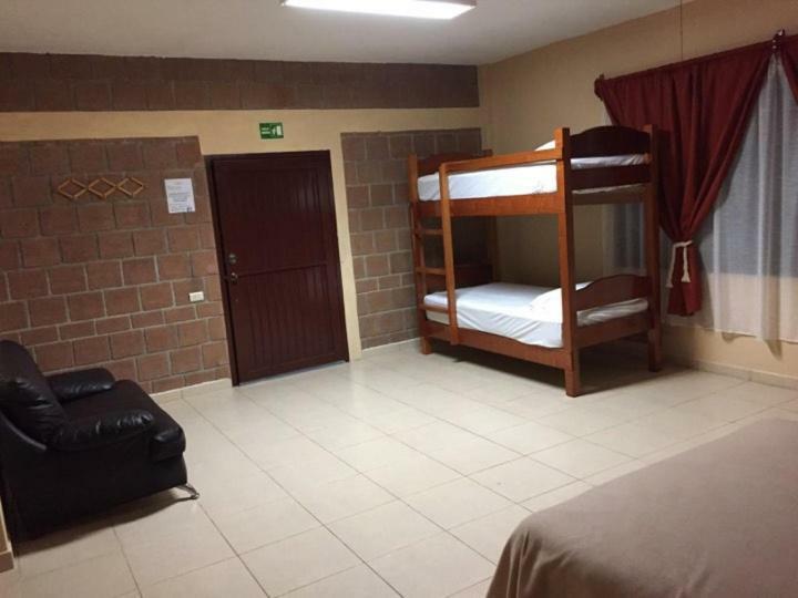 Hostal Aquismon Guest house