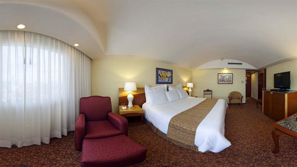 Hotel Courtyard By Marriott Revolucion