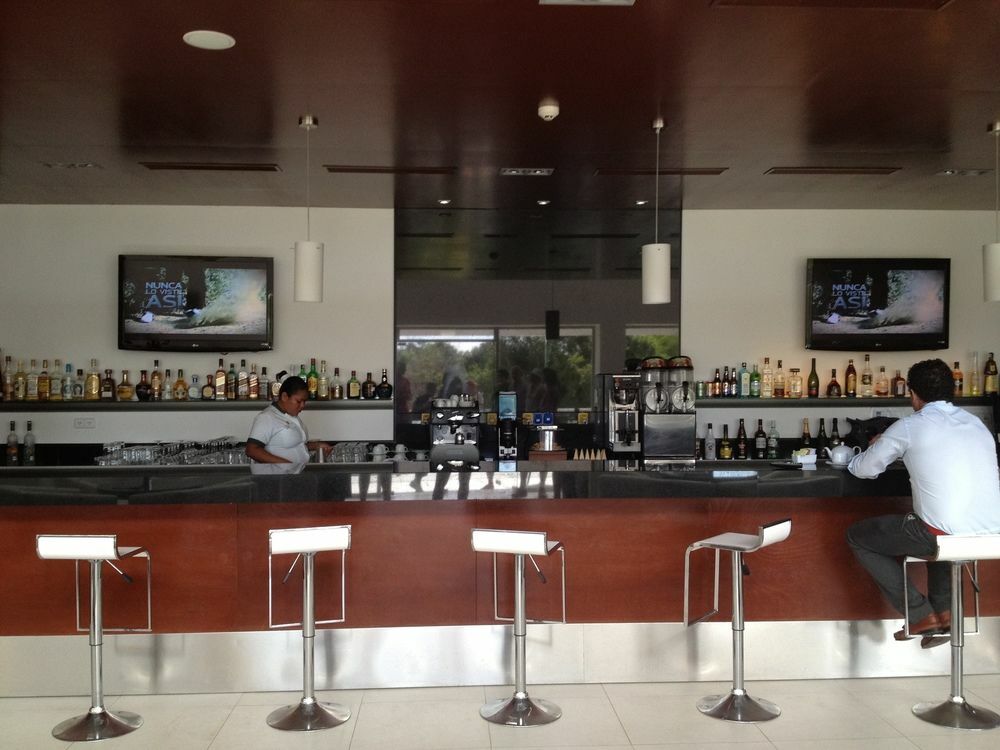 Apartment Tao In Tulum Country Club-bahia Principe, Screened Corner Balcony, And Golf Club Access Akumal