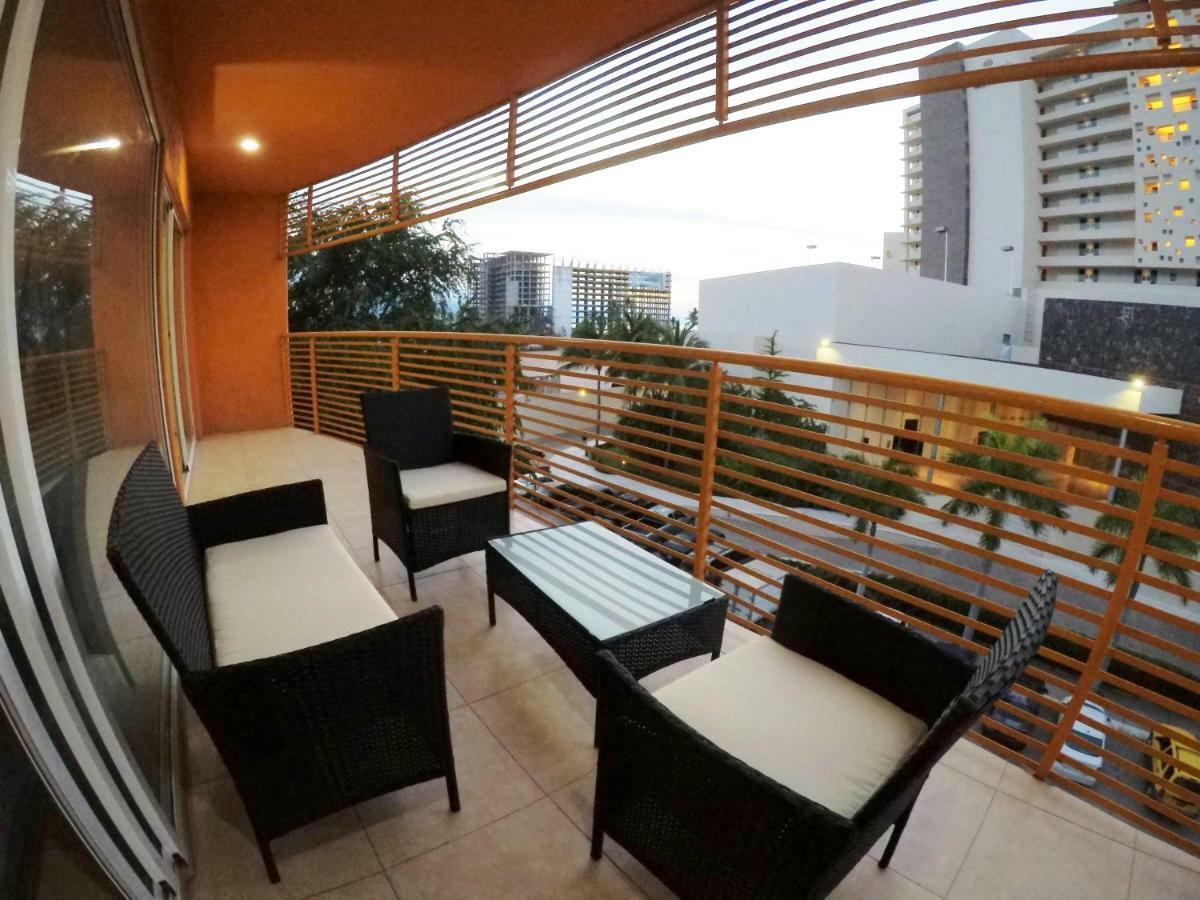 3 Bedroom At La Joya Zone Apartment