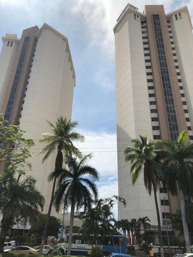 Hermosa Torres Gemelas Acapulco