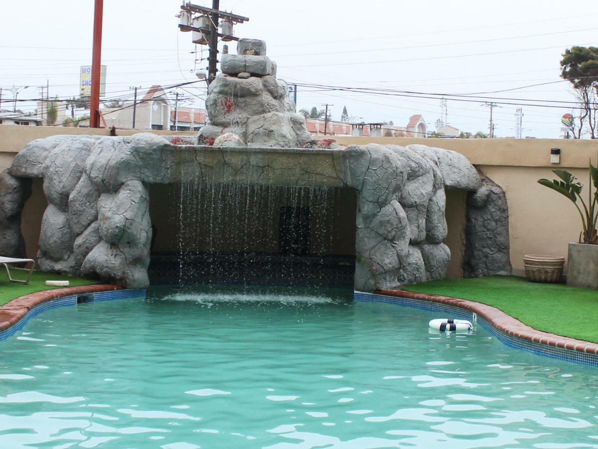 Hotel Corona Plaza 3*
