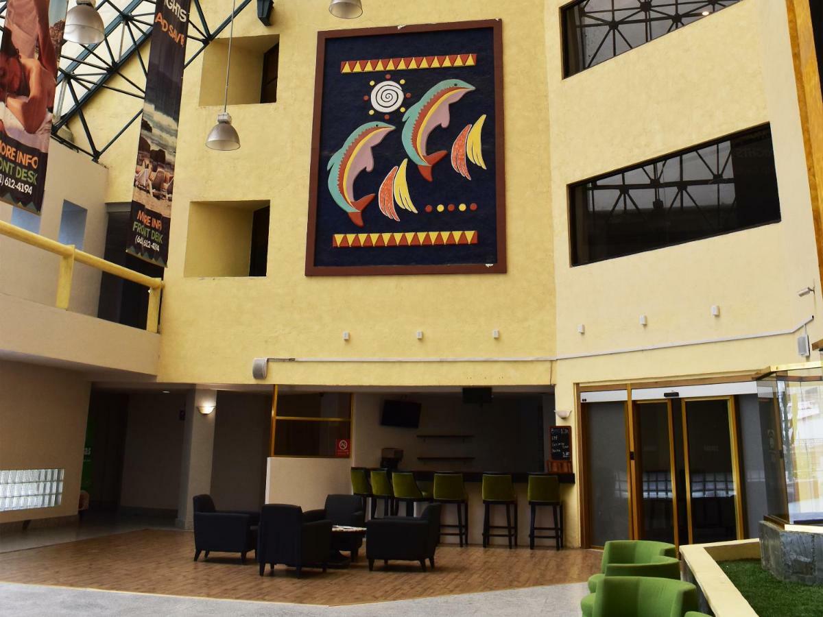 Hotel Corona Plaza 3*