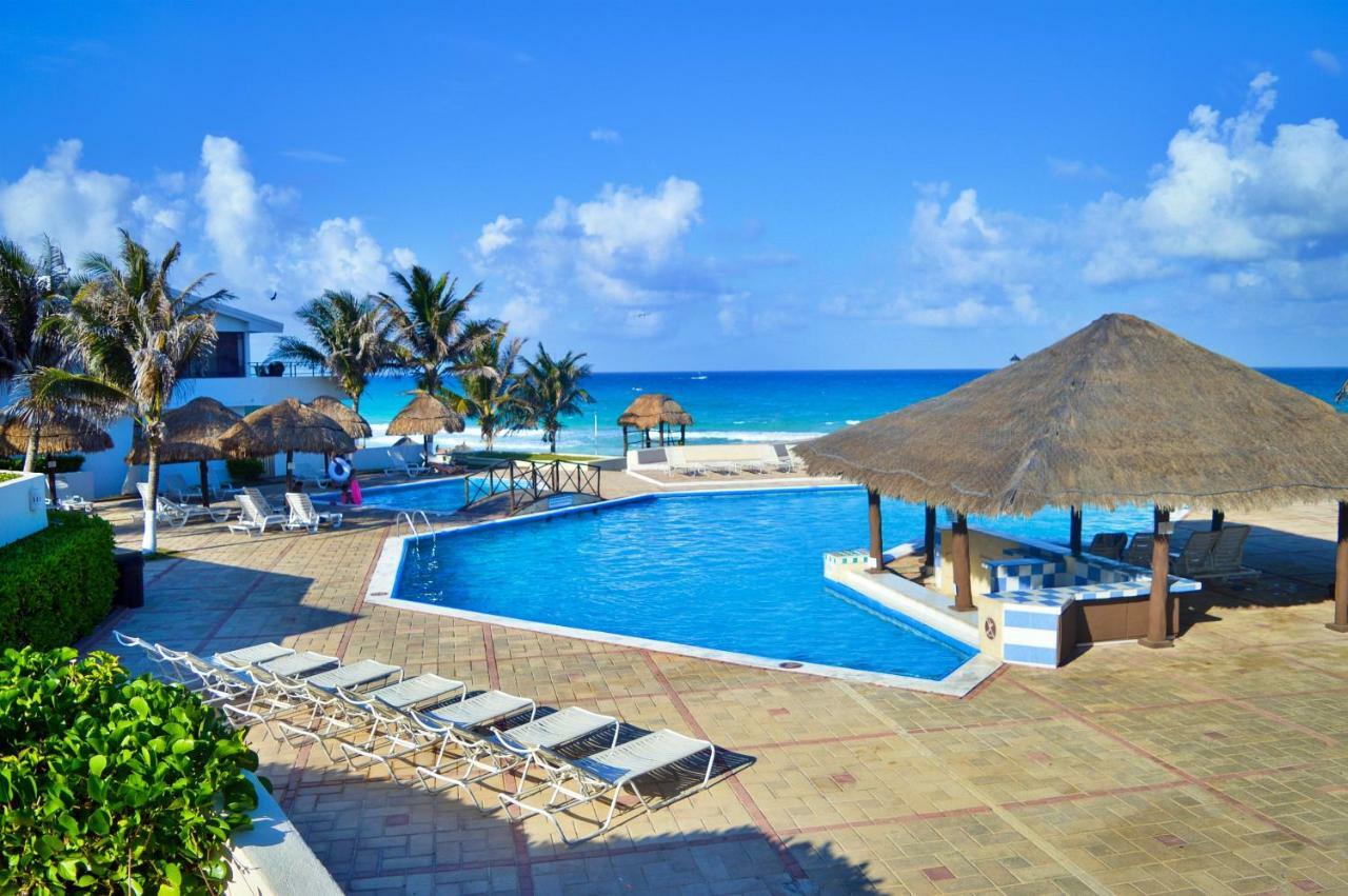 Brisas Beachfront Penthouses 4* Cancun