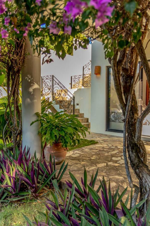 1035 - Vista Hermosa Villa