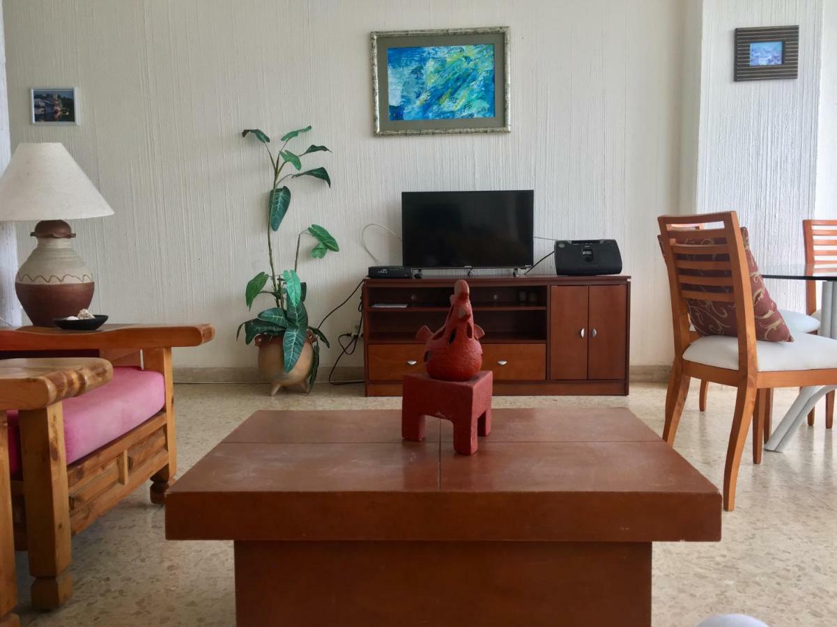 En Cabo Marques Diamante, Departamento Con Vistas Al Mar Y Atardeceres Espectaculares, Cerca Esta La Playa Al Nivel De La Caseta Del Condominio De Pto Marquez, Enfrente, Wifi, Restaurante, Albercas, 6 Personas Apartment *