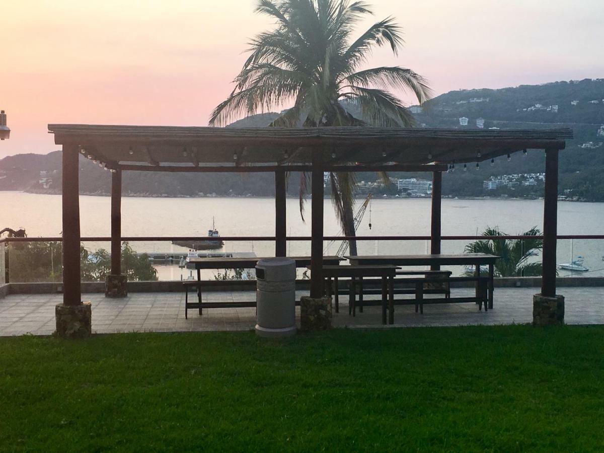 Apartment En Cabo Marques Diamante, Departamento Con Vistas Al Mar Y Atardeceres Espectaculares, Cerca Esta La Playa Al Nivel De La Caseta Del Condominio De Pto Marquez, Enfrente, Wifi, Restaurante, Albercas, 6 Personas *