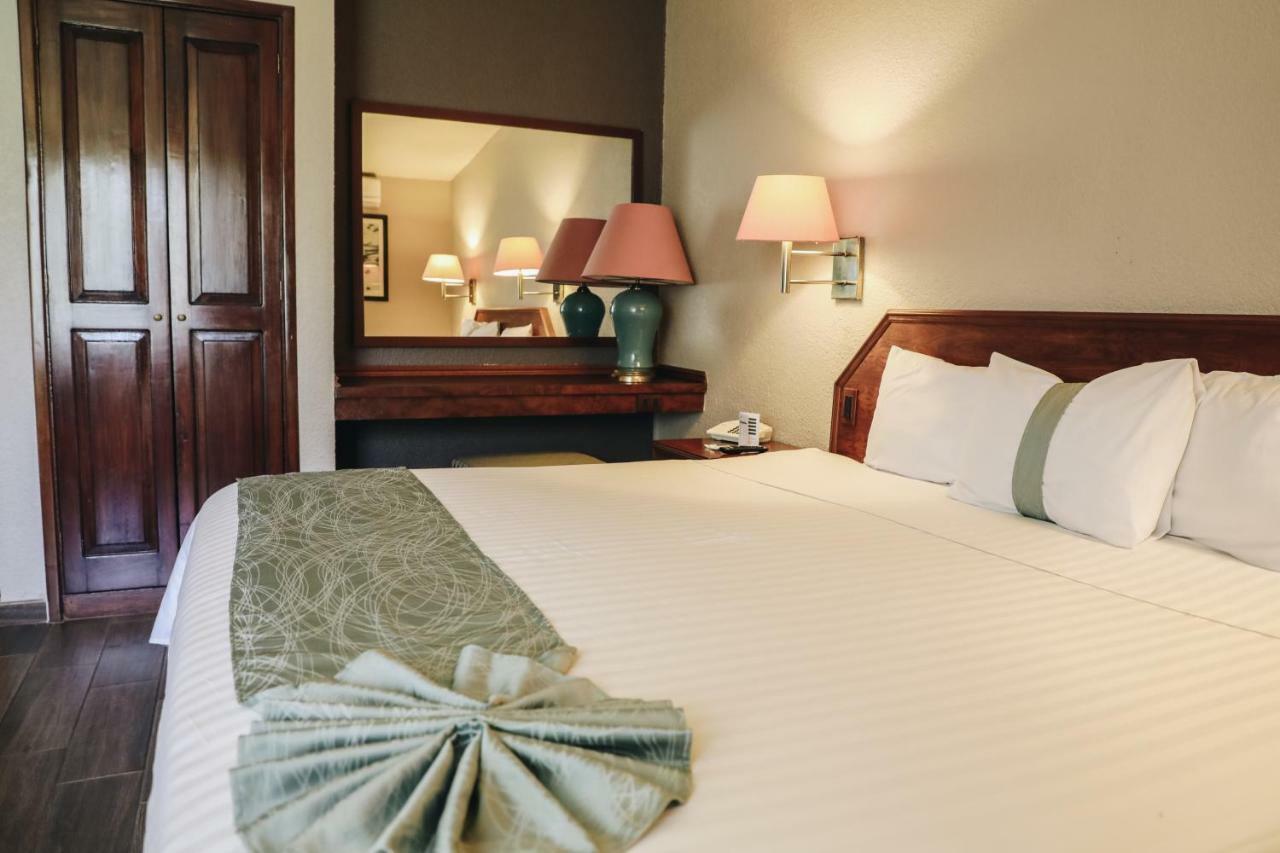 La Joya Hotel