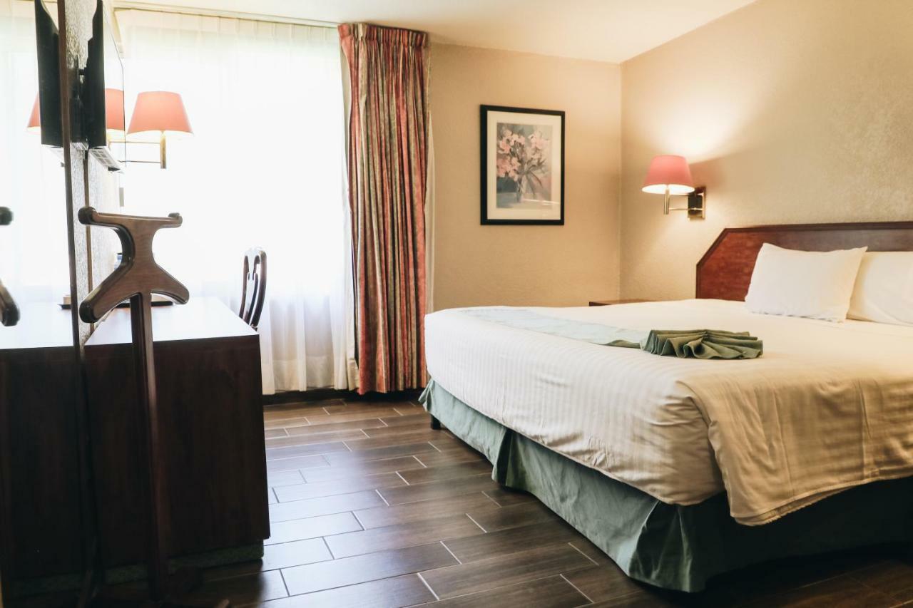 La Joya Hotel