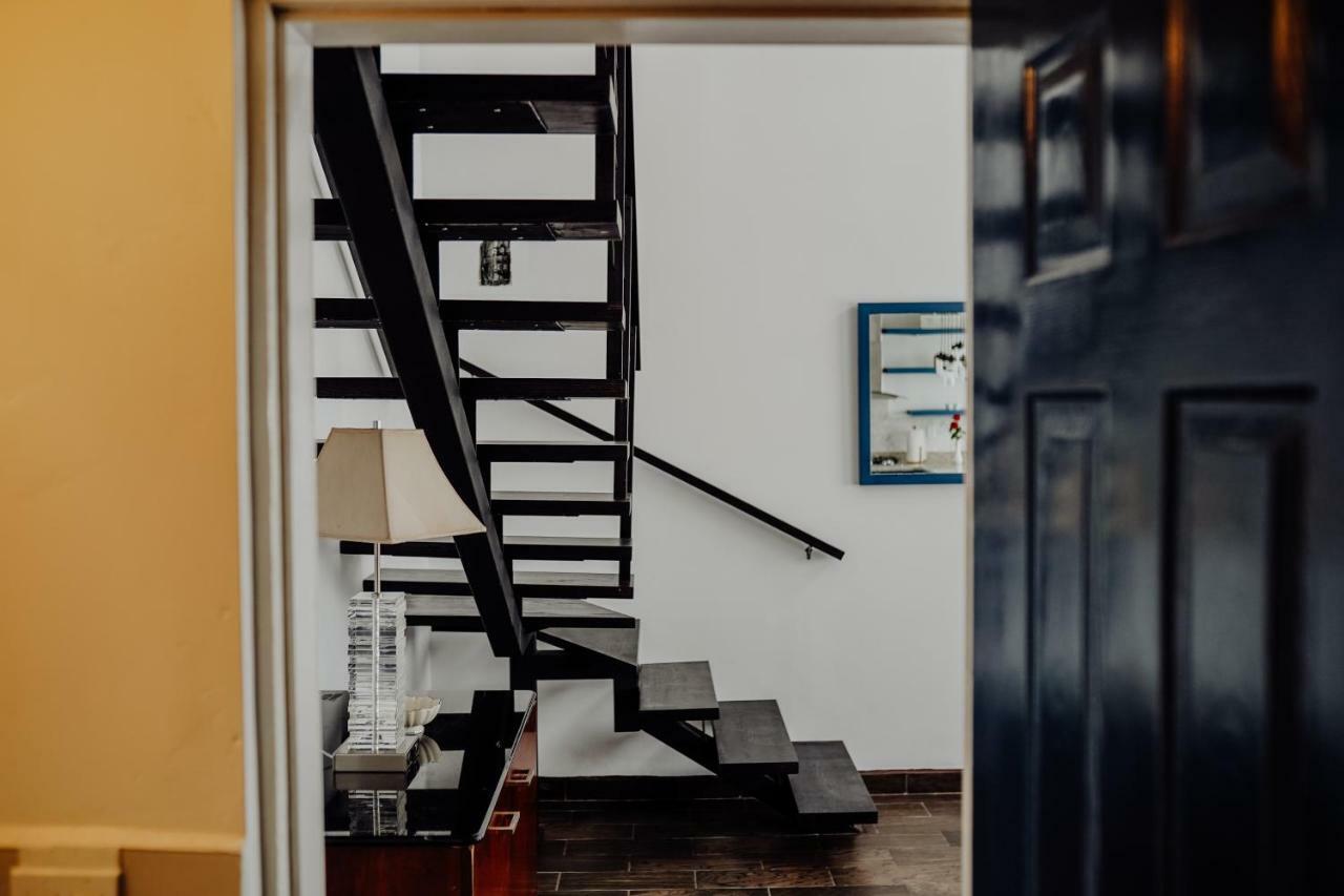 Trojan House Apartment *
