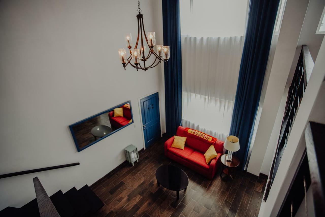 Trojan House Apartment *