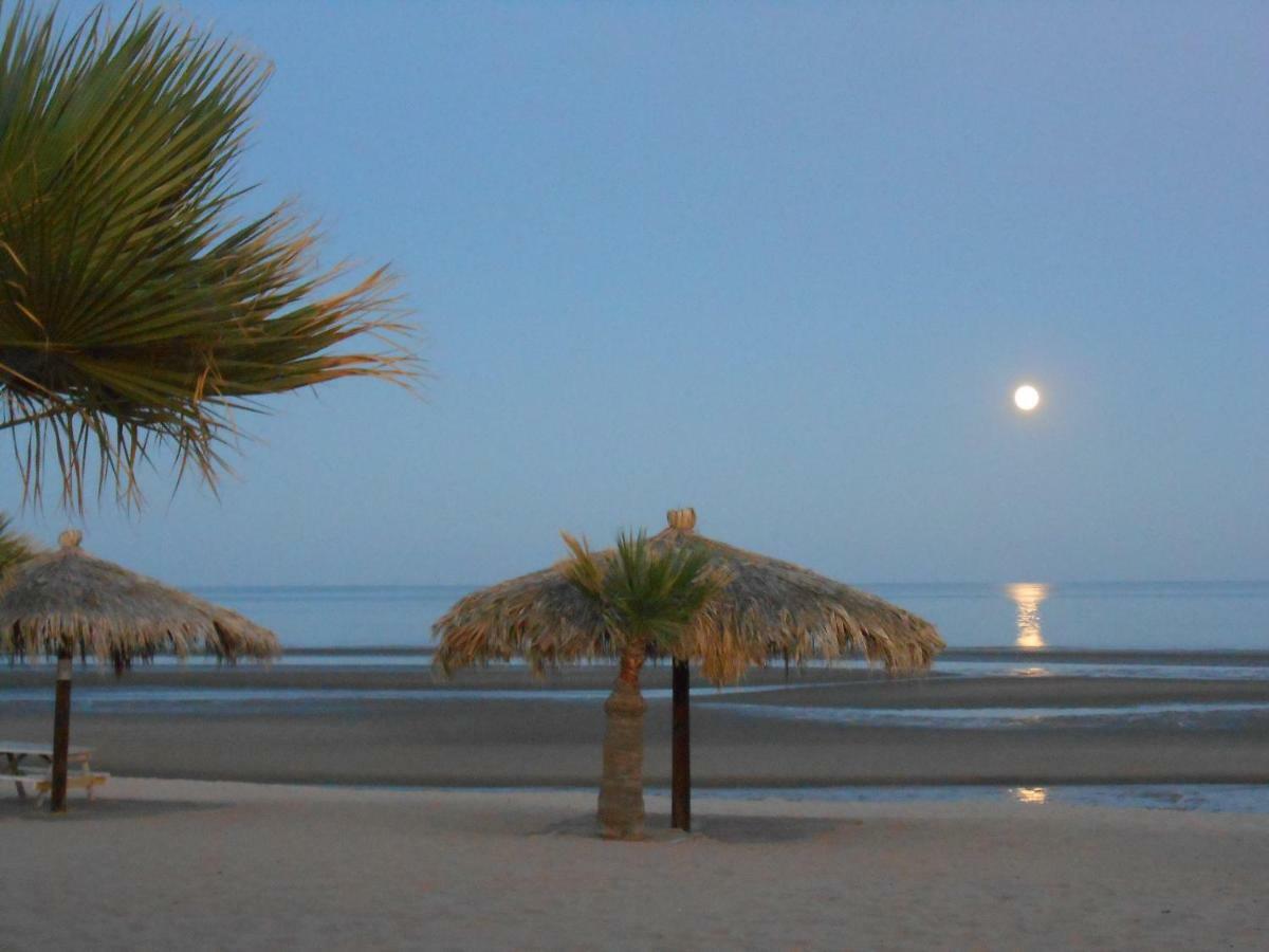 #40 Seaside & Victors Rv Park Hotel
