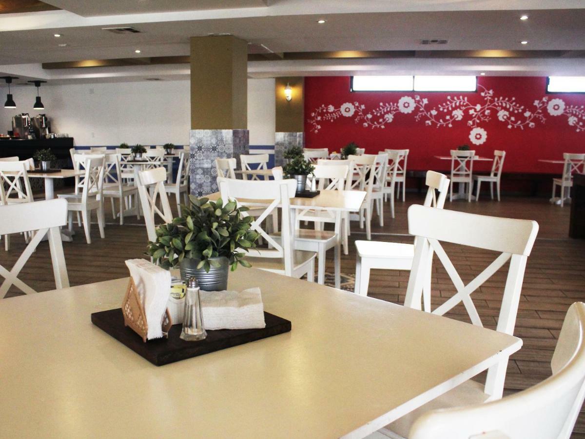 Corona Plaza 3*