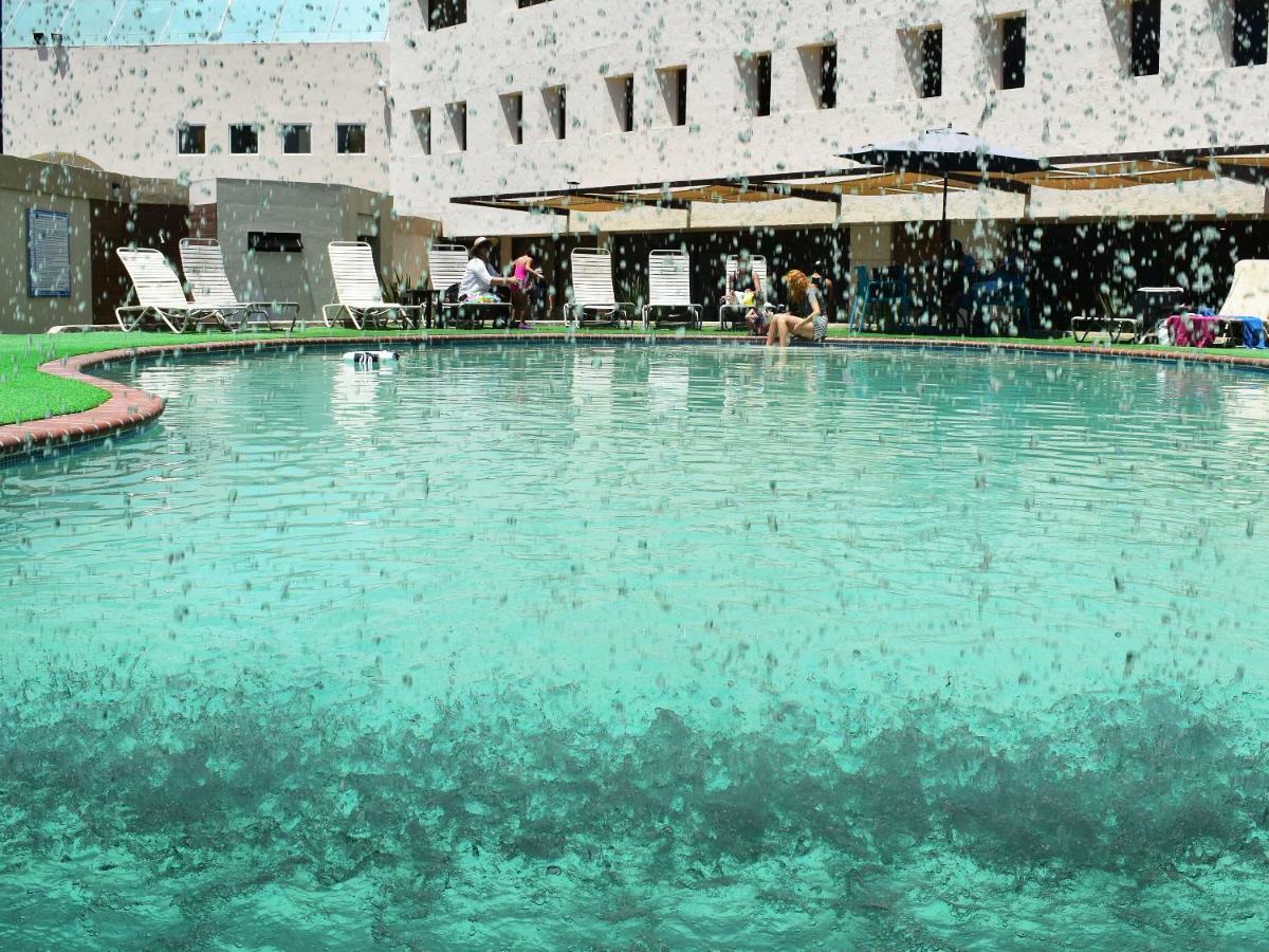 Corona Plaza Hotel 3*